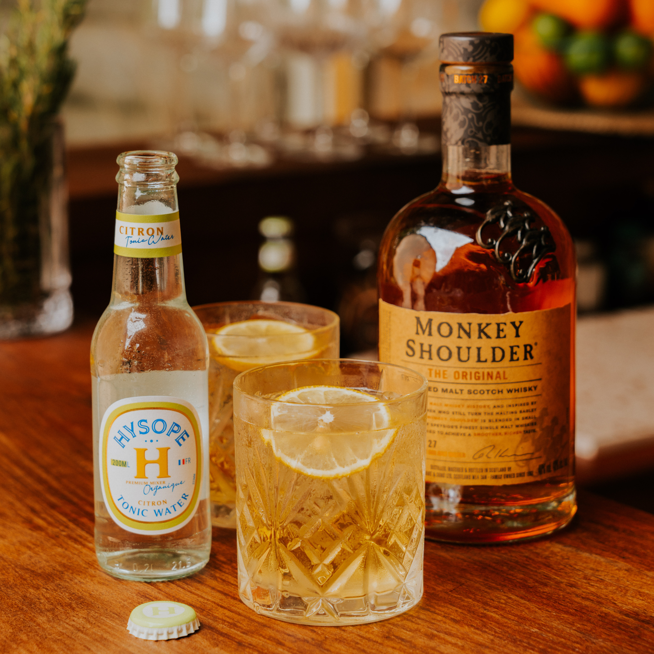 Cocktail Money Tonic à base de Monkey Shoulder et de Tonic Water Citron Hysope