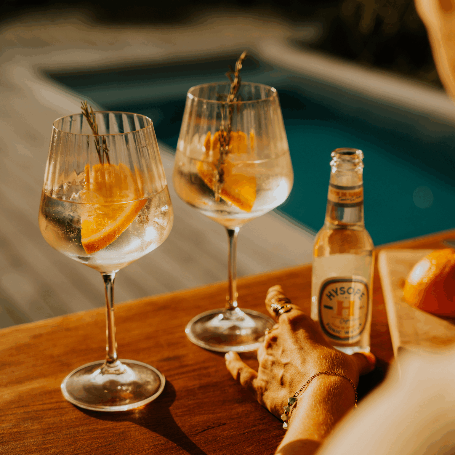 Twist du gin tonic en Gin Tonic Sureau avec le Tonic Water Sureau Hysope