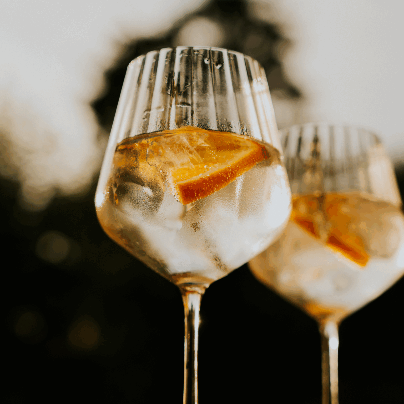 Un Gin Tonic twisté avec notre tonic fleur de sureau Hysope, frais et floral