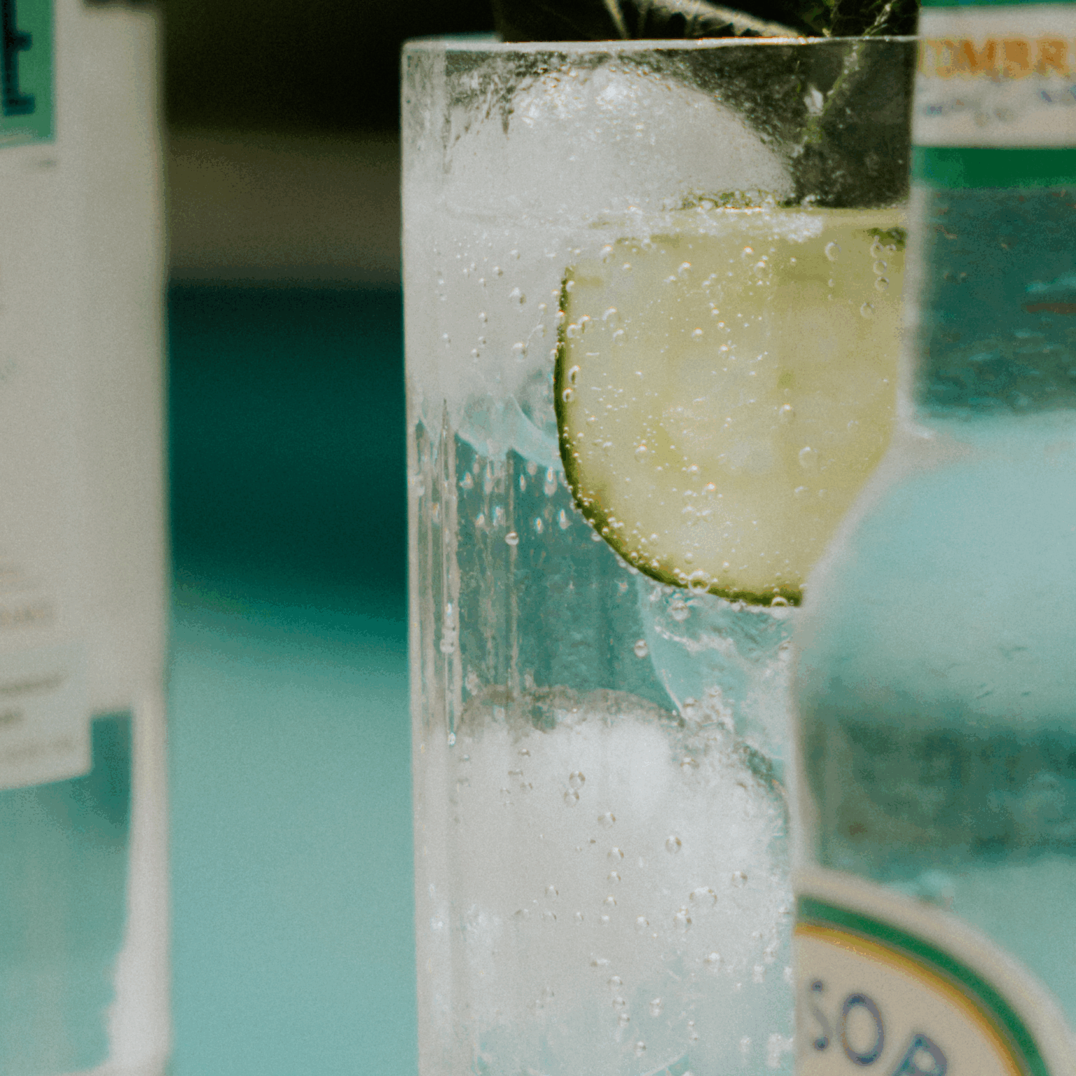 Ce cocktail est frais et ça pétille ! Quoi de mieux ! Signé Hysope et Menthe-Pastille