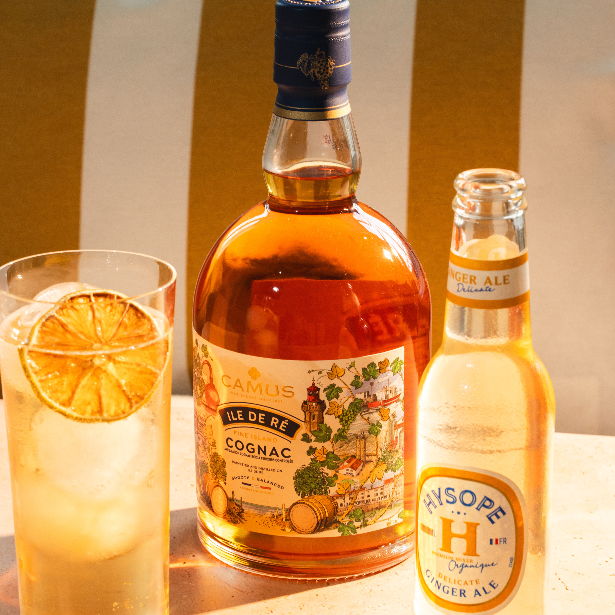 Cocktail Horse's Neck avec la Ginger Ale Délicate Hysope et le cognac Camus Île de Ré