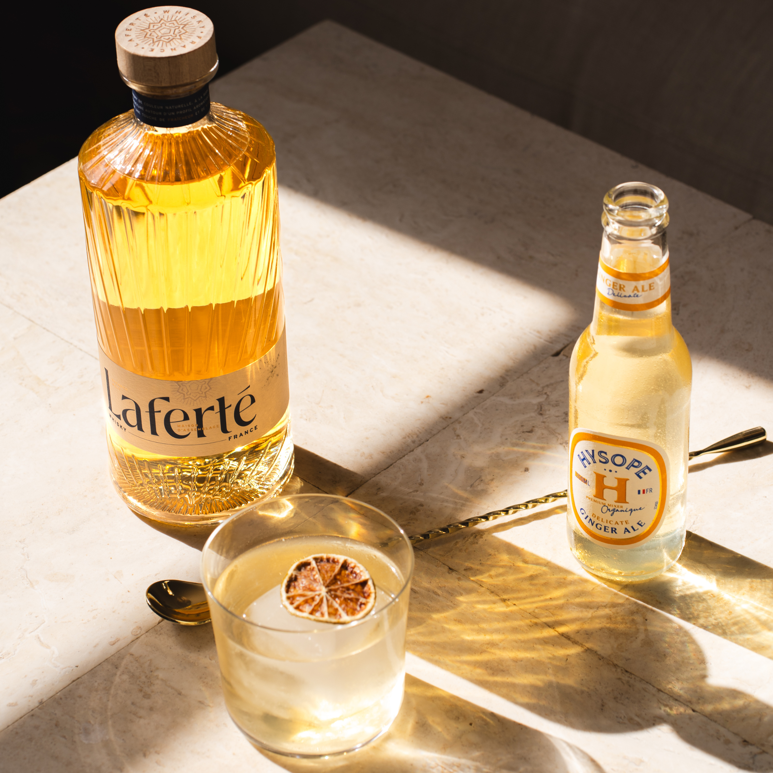 Recette d'un whisky tuner avec la Ginger Ale Délicate Hysope et le whisky Laferté