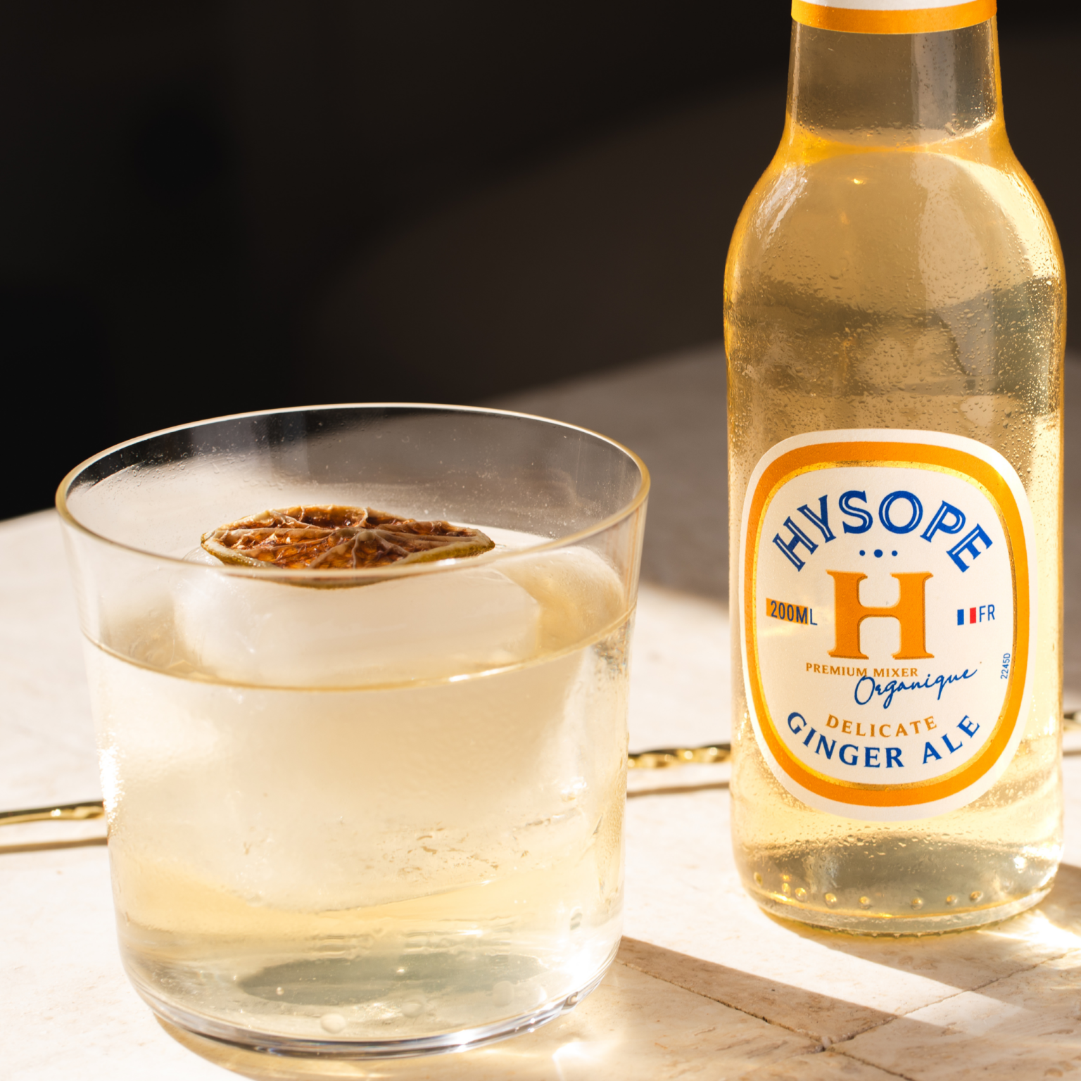 Whisky Ginger avec la Ginger Ale Délicate Hysope dans un verre lowball signé Rémy Savage