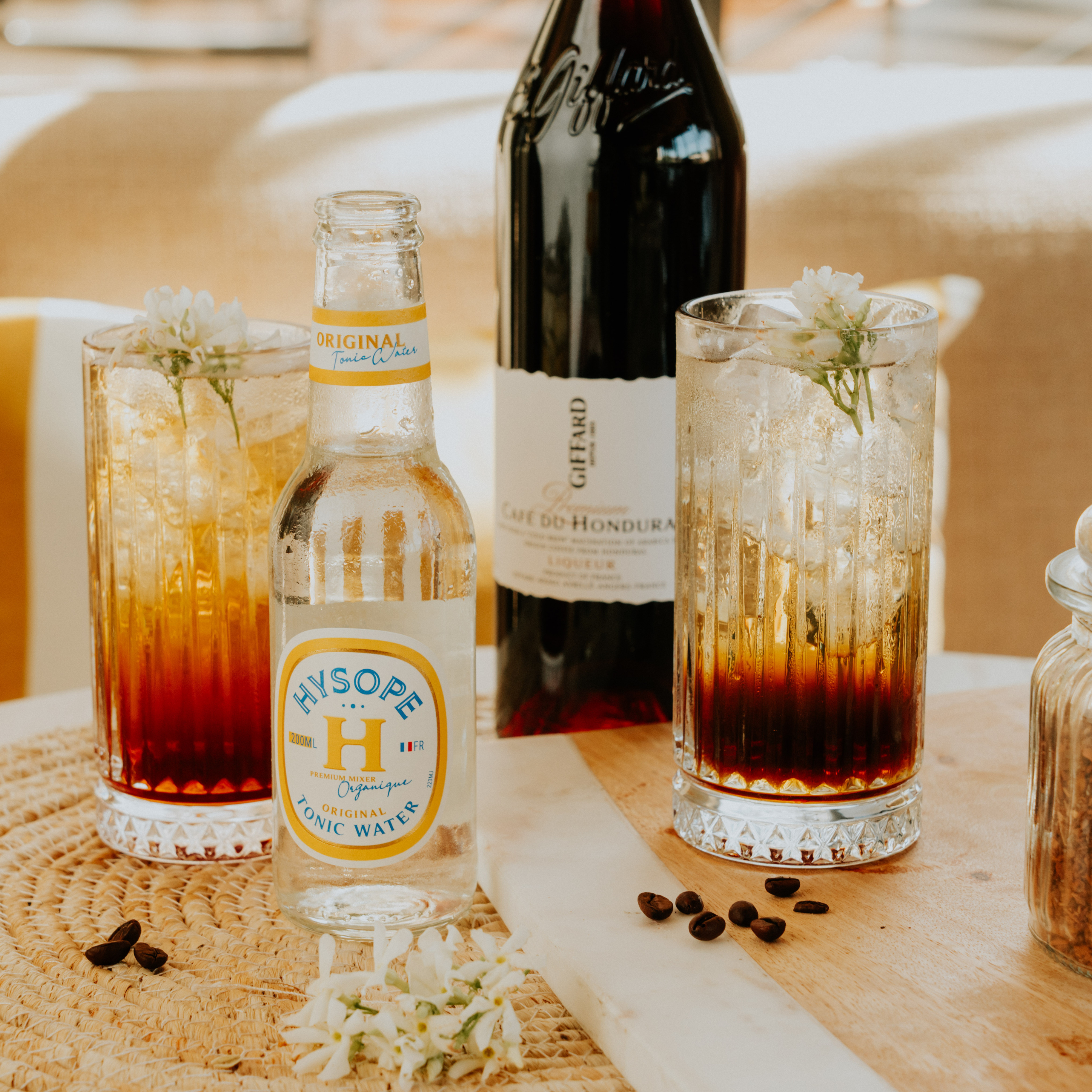 Expresso Tonic, un cocktail pour les amateurs de café et de bulles signé Hysope et Giffard